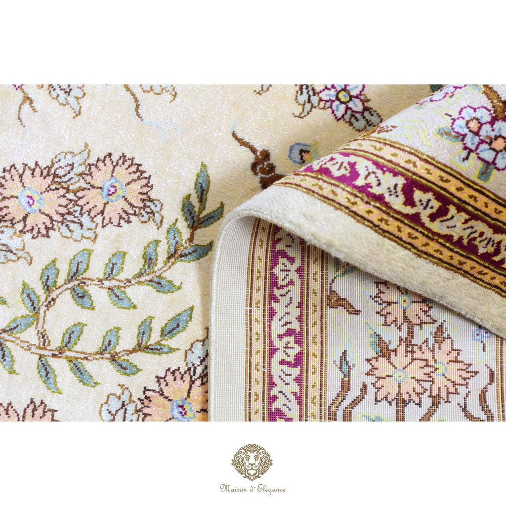 Alfombra persa de seda pura, anudada a mano, teñida con tintes naturales, | obra maestra con diseño floral integral, firmada, 101 x 152 cm