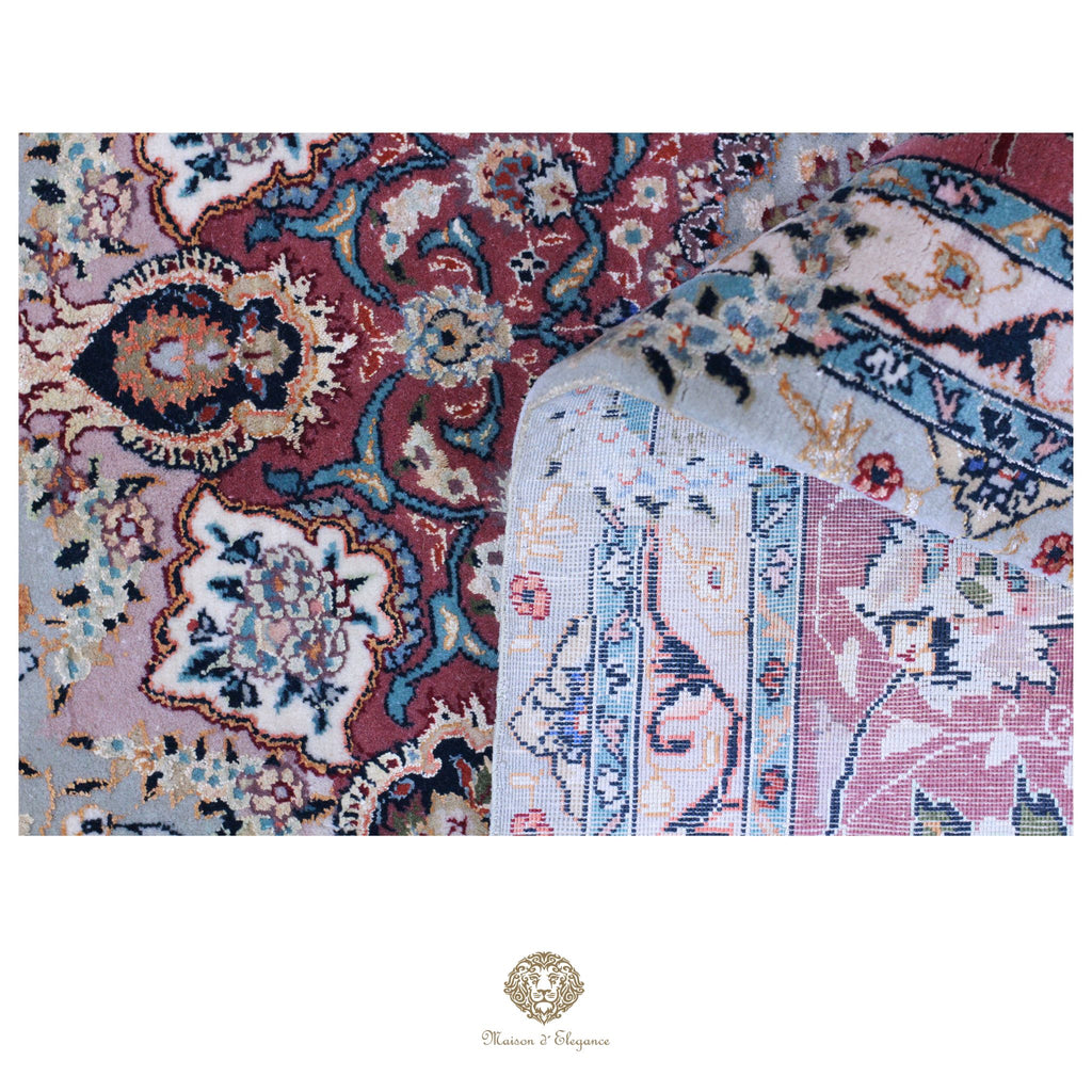 Alfombra persa Tabriz de lujo, lana y seda superfina | Diseño de medallón floral en azul claro, 147 x 215 cm
