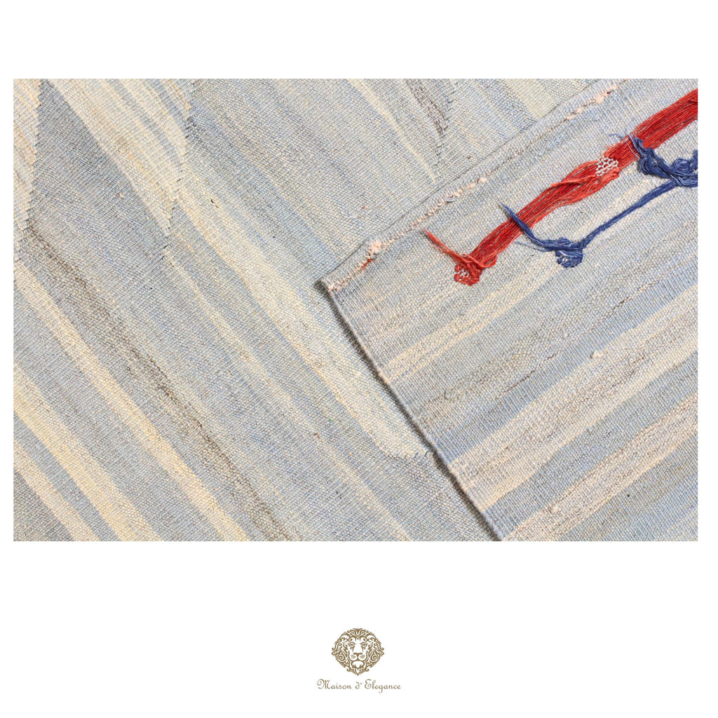 Alfombra Kilim moderna de lana lisa en color azul con tejido plano | Colección Maison Zagros 262x342 cm