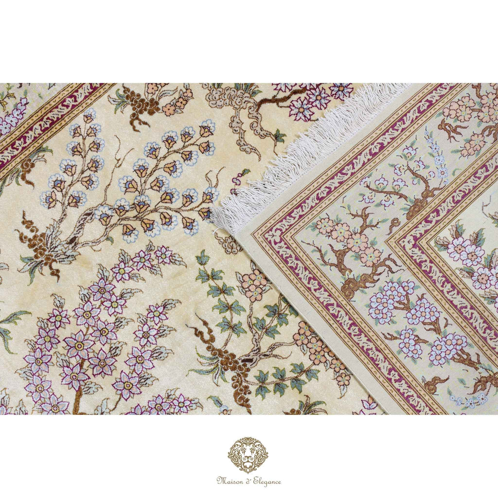 Alfombra persa de seda pura, anudada a mano, teñida con tintes naturales, | obra maestra con diseño floral integral, firmada, 101 x 152 cm