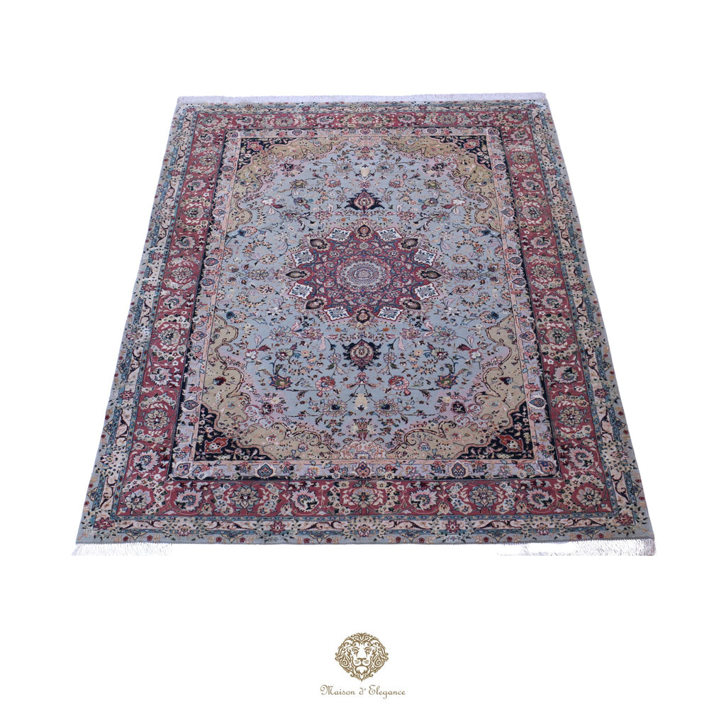 Alfombra persa Tabriz de lujo, lana y seda superfina | Diseño de medallón floral en azul claro, 147 x 215 cm