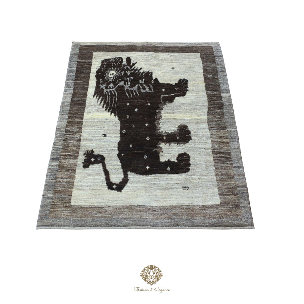Alfombra persa Yalameh con diseño tribal de león, teñida con tintes naturales | Hecha a mano, 123 x 180 cm