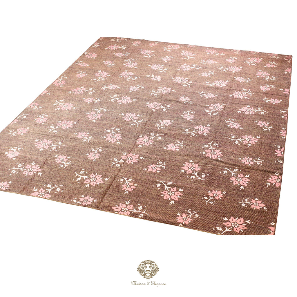 Floral patterned fabric on a ivory background
