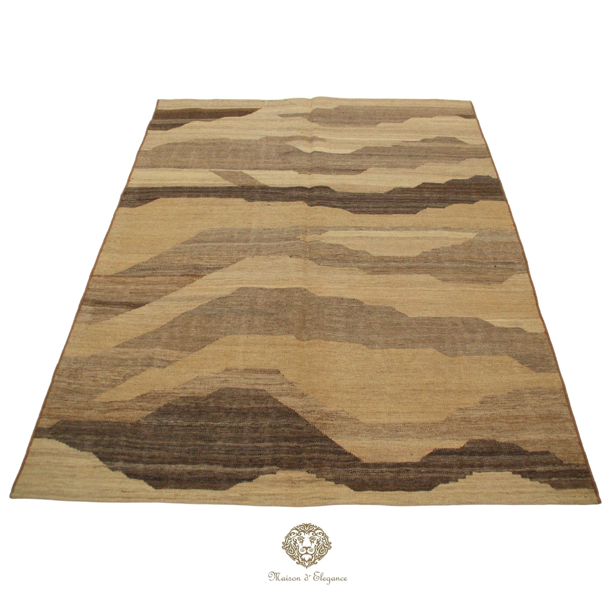 Camouflage-patterned rug on a Ivory background