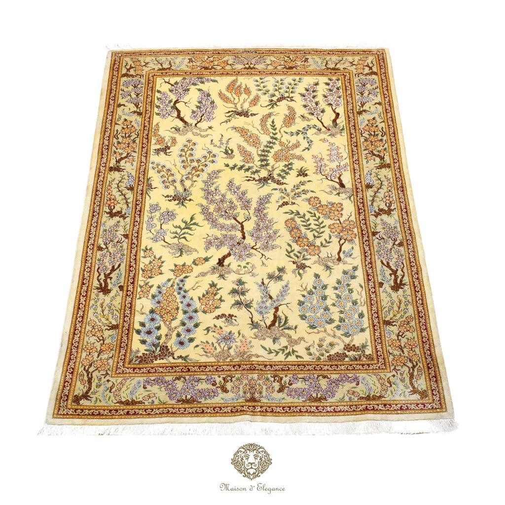 Alfombra persa de seda pura, anudada a mano, teñida con tintes naturales, | obra maestra con diseño floral integral, firmada, 101 x 152 cm