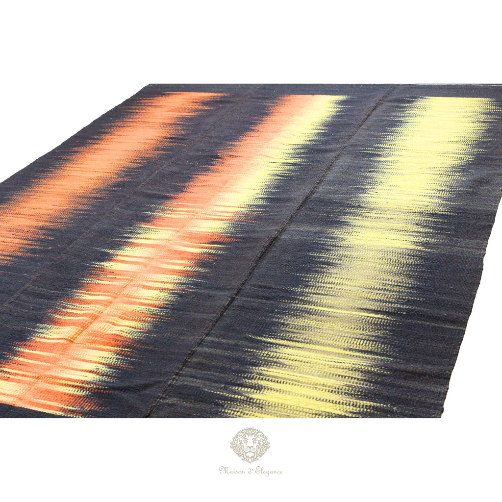 Alfombra Kelim Kia Sar Negra Con detales en amarillo y Naranja 291 x 191 cm