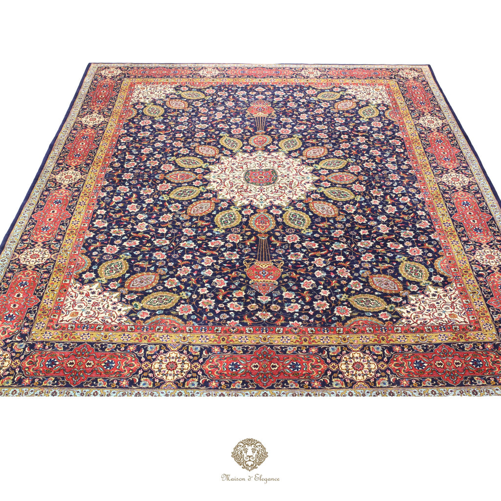 Alfombra persa de lujo Tabriz, anudada a mano, de seda y lana finas | Diseño de medallón floral azul marino, 296 x 427 cm