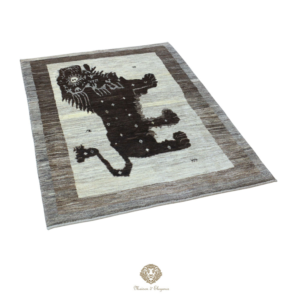 Alfombra persa Yalameh con diseño tribal de león, teñida con tintes naturales | Hecha a mano, 123 x 180 cm