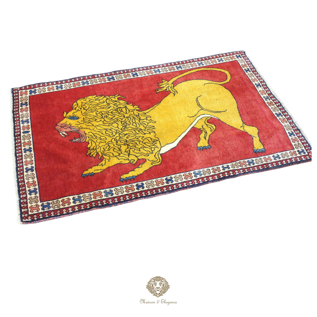 Alfombra persa Yalameh con diseño tribal de león, teñida con tintes naturales | Hecha a mano, 89 x 136 cm
