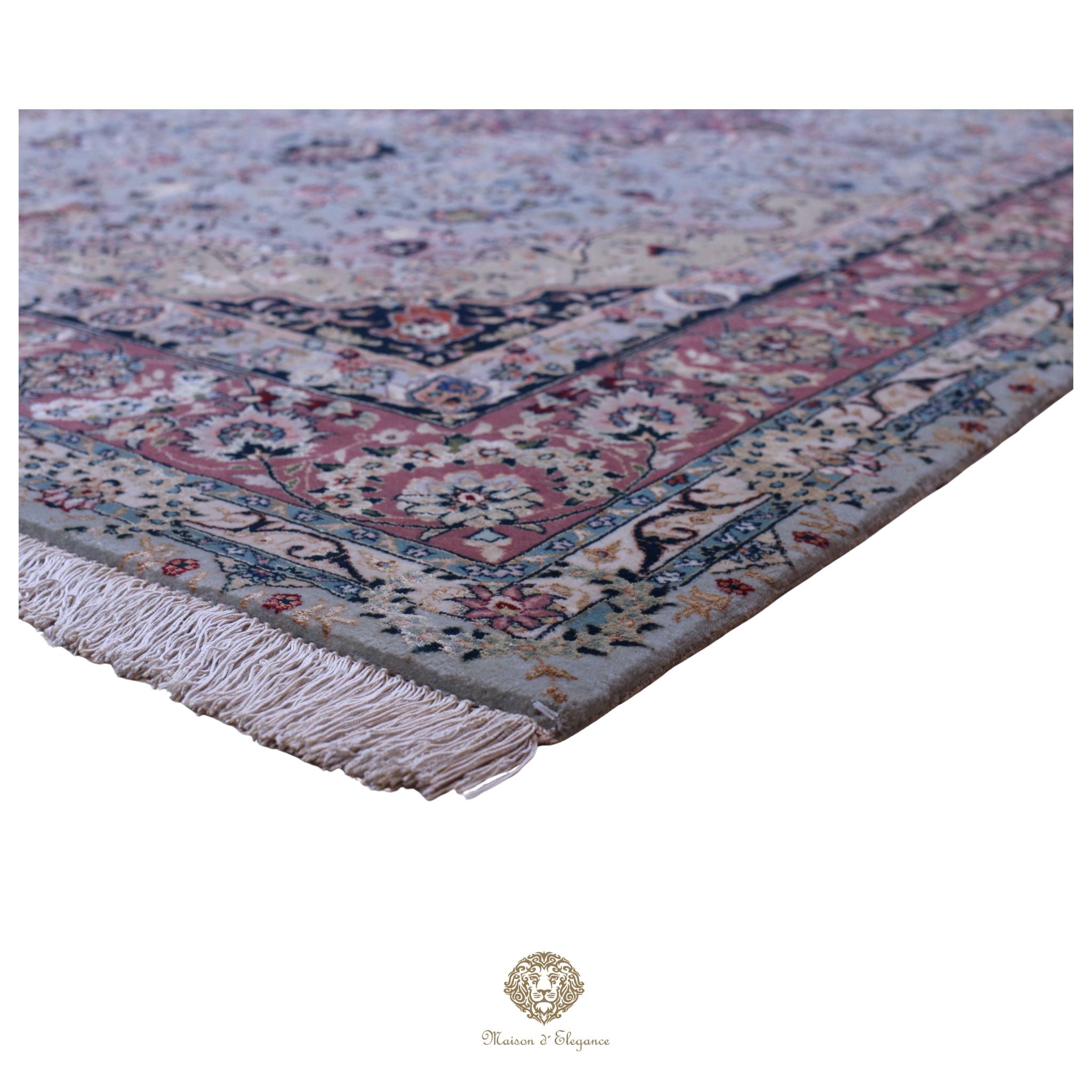 Alfombra persa Tabriz de lujo, lana y seda superfina | Diseño de medallón floral en azul claro, 147 x 215 cm