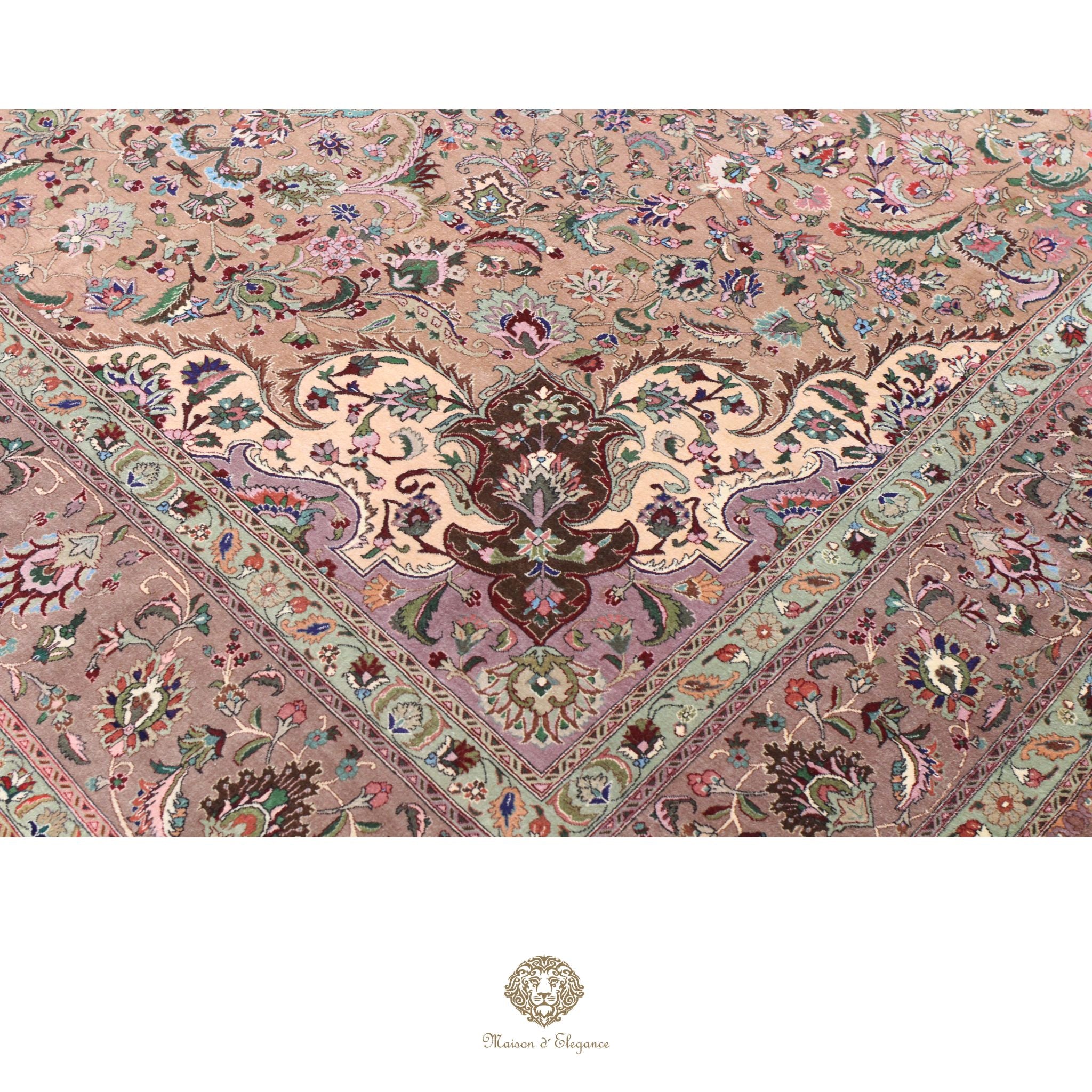 Lujosa alfombra persa de lana Kerman hecha a mano con diseño de medallón floral verde.