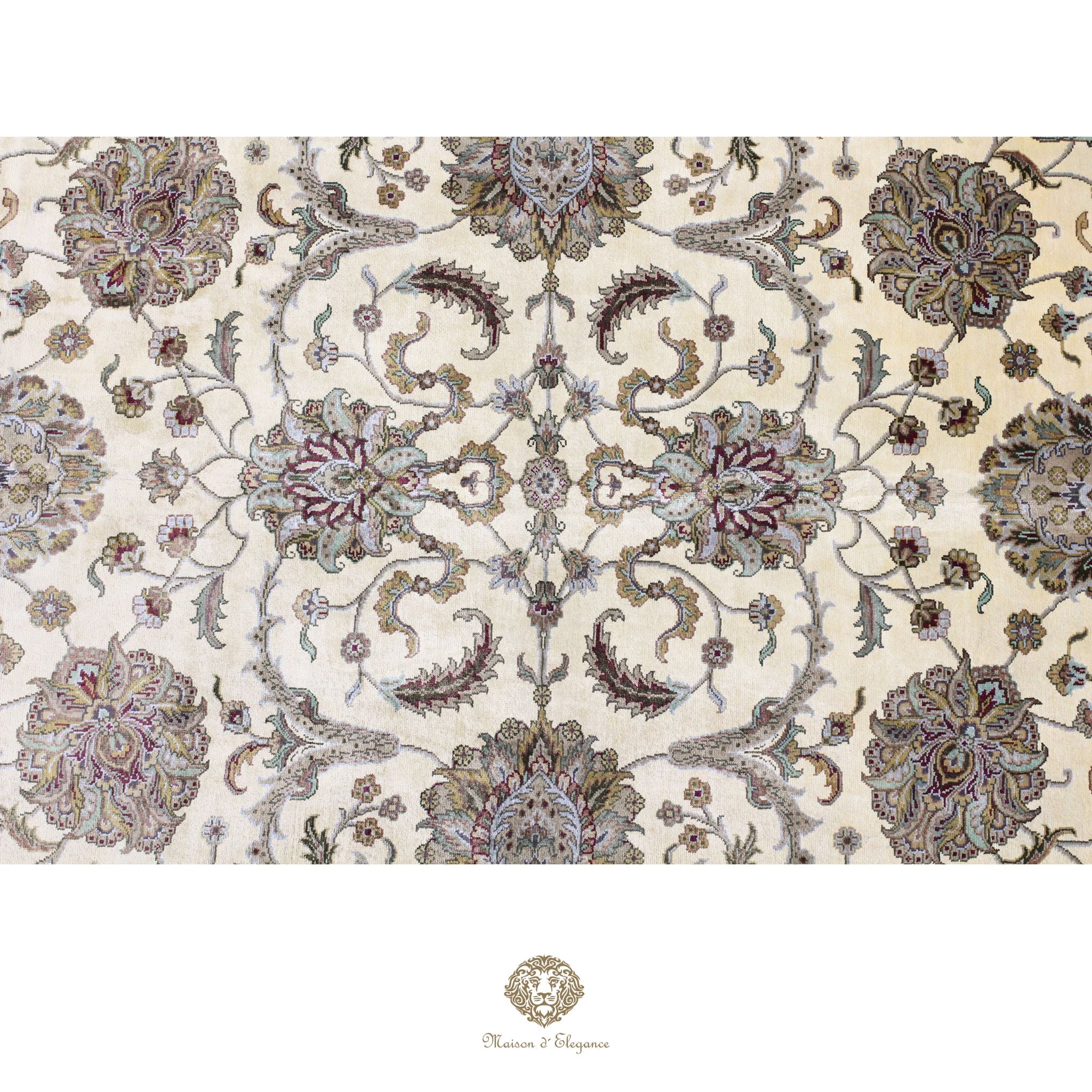Alfombra de lana y Seda tradicional hecha a mano con diseño floral | Tonos neutros, 244 x 314 cm