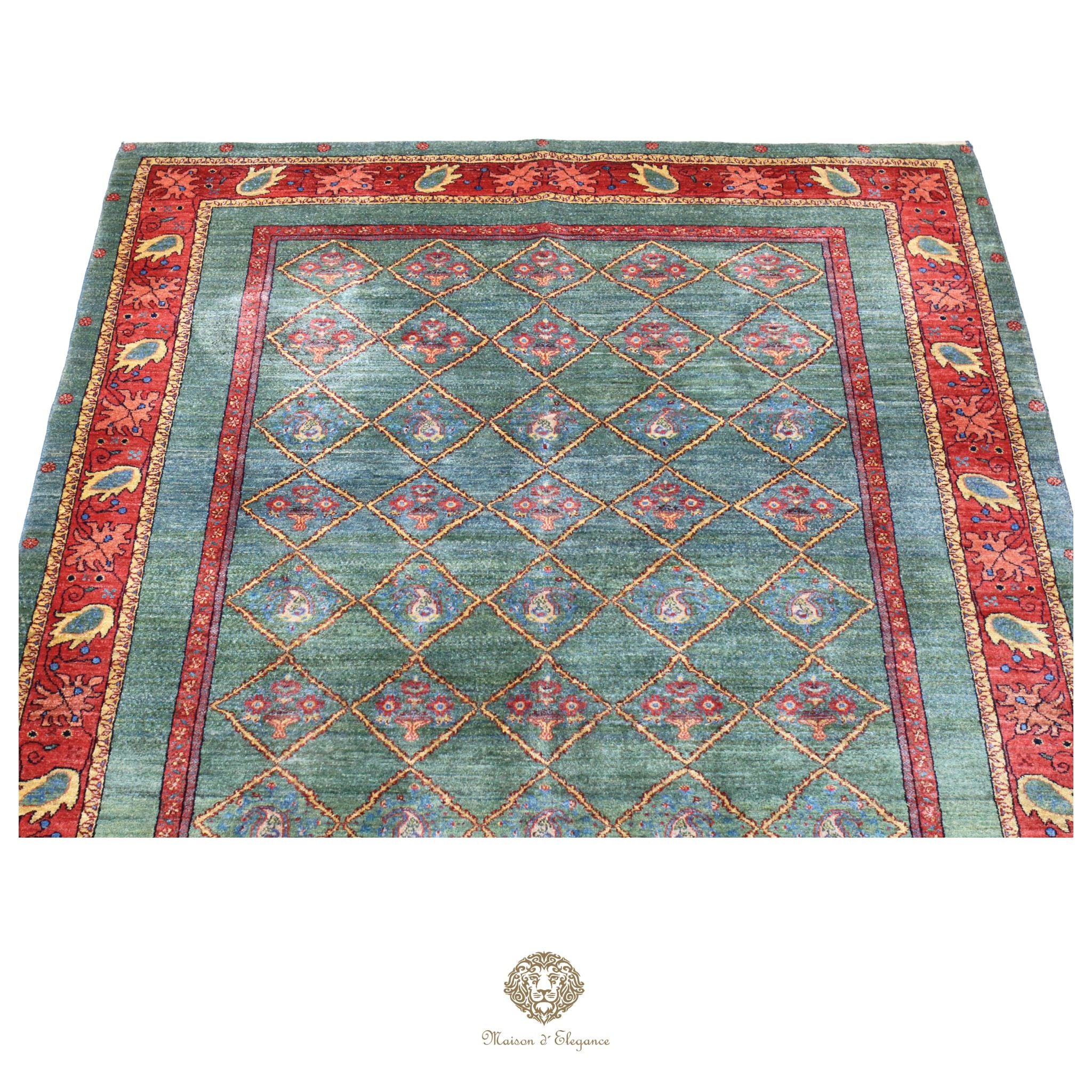Decorative rug with geometric pattern on a verde background