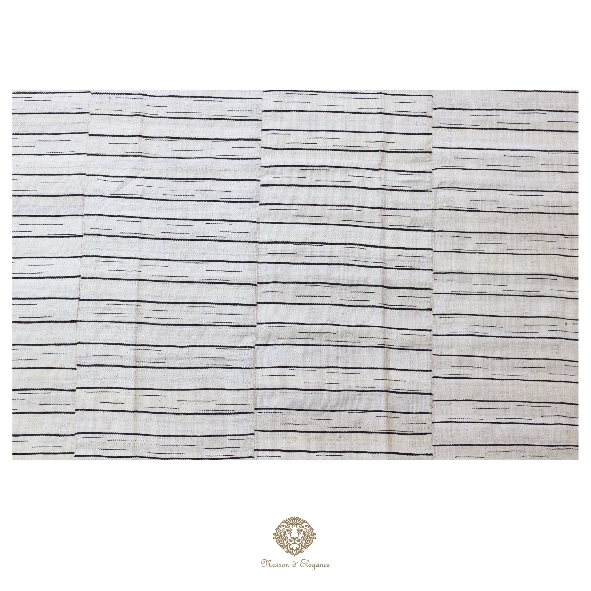 Alfombra persa Kia Sar Kilim hecha a mano de lana, blanca | Kilim de diseño Maison moderne 208 x 300 cm