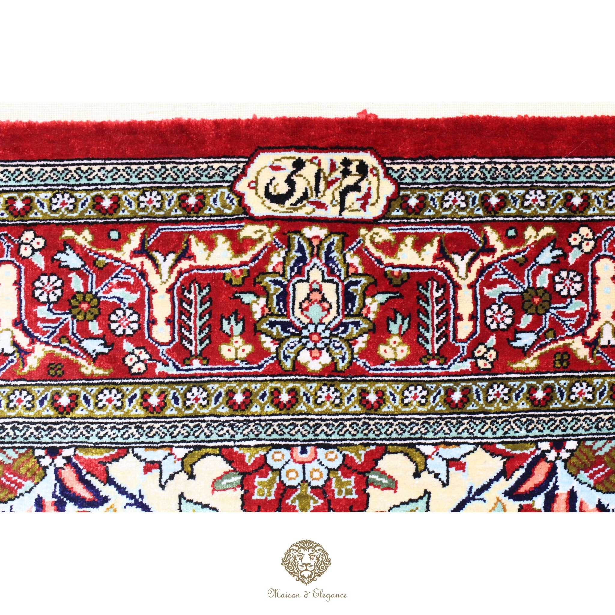 Alfombra persa de seda pura, anudada a mano, teñida con tintes naturales, | obra maestra con diseño floral integral, firmada, 105 x 156 cm.
