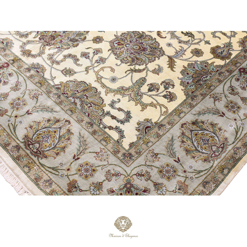 Alfombra de lana y Seda tradicional hecha a mano con diseño floral | Tonos neutros, 244 x 314 cm