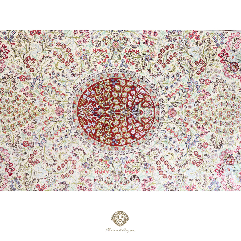 Alfombra persa exclusiva quom de seda pura - Obra maestra anudada a mano con tintes naturales, firmada, 101 x 156 cm, diseño medalion
